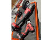 最新の設備と機材で、お客様のお車をピカピカにします