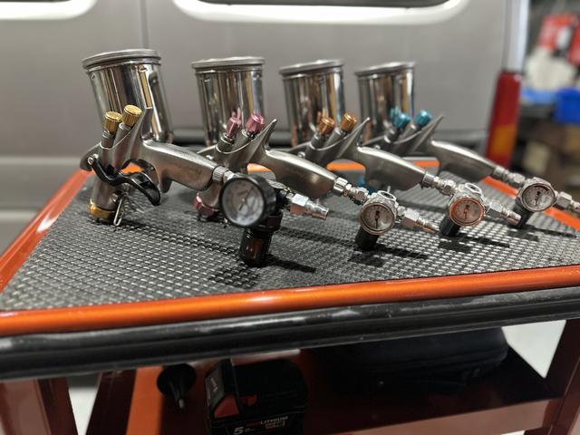 国産車、輸入車、どんなボディーカラーにも対応しております。