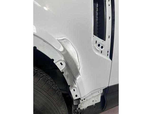 ランドローバー　ディフェンダー　へこみ直し