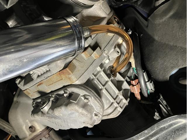 ｇａｒａｇｅ　ＮＡＲＵ´Ｓ　作業風景オイル交換やギアオイル交換もお任せ下さい