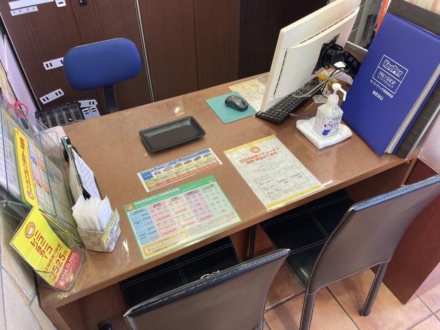 受付や商談はこちらで