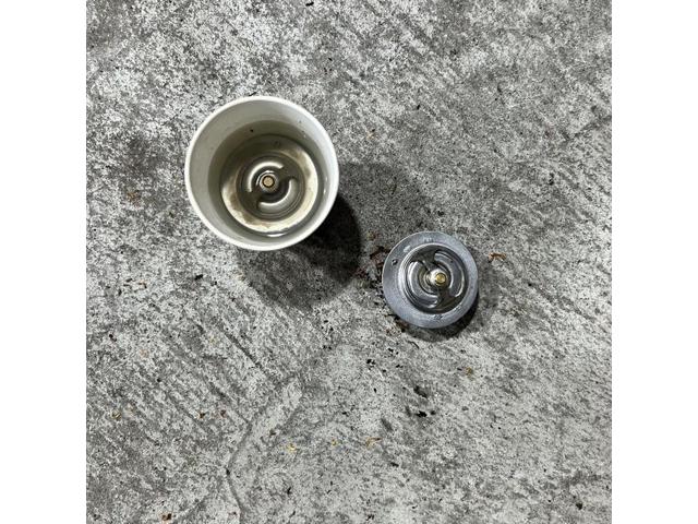 マツダ　ボンゴ　サーモスタット交換　タペットカバーガスケット交換　パワーステアリングホース交換　　大和郡山市　奈良市　天理市　橿原市　香芝市　五條市　奈良県全域　全国大歓迎