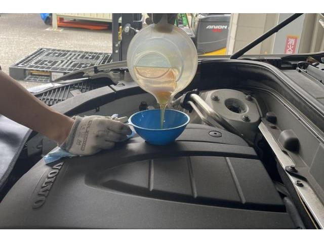 【ボルボ　ＸＣ６０】　エンジンオイル交換+SOD-1Plus添加で予防整備！_ UD4204TXC　エンジンオイル交換　予防整備　