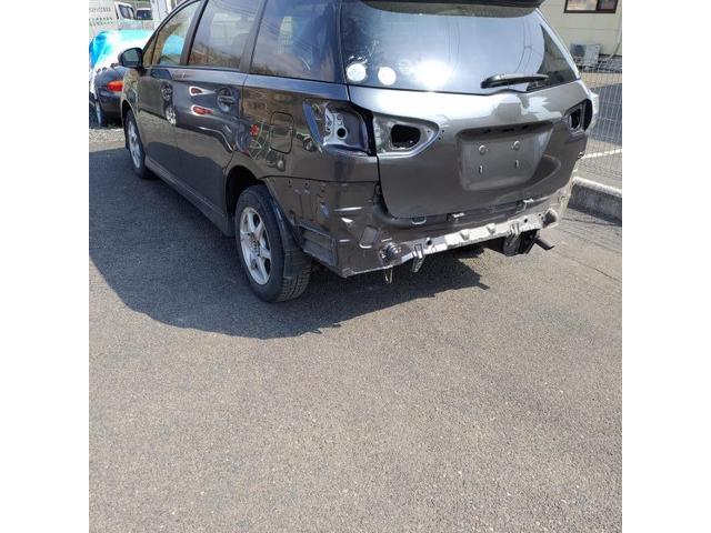 トヨタ　ウィッシュ　鈑金塗装