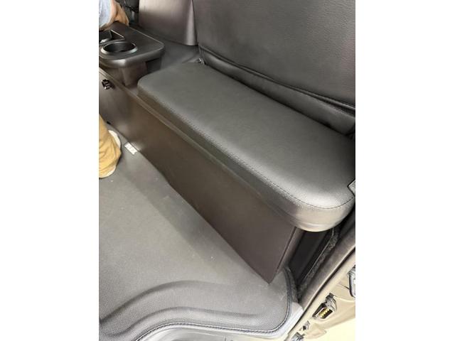 トヨタ　ハイエース　バン　セカンドテーブル　カスタム　神奈川県　厚木市　相模原市　横浜市　茅ヶ崎市　平塚市　藤沢市　東京都　町田市　調布市　静岡県　御殿場市　フレックスハイエースベース湘南厚木　