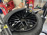 タイヤチェンジャー完備！１２～２４インチまで対応可能