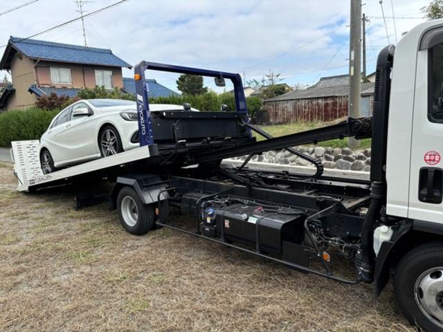 レッカーサービスも行っております。