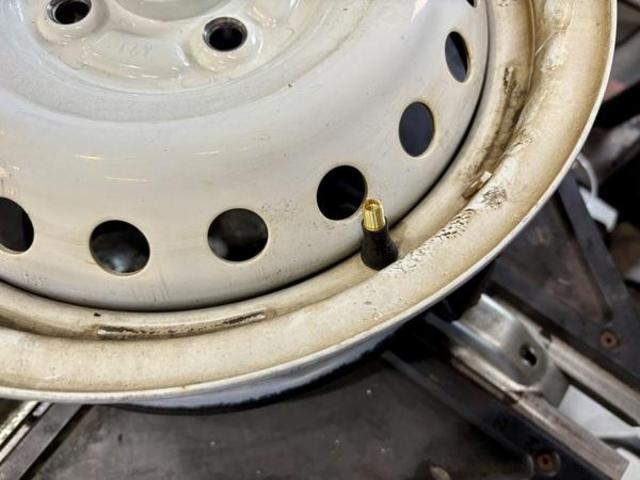 ホンダ　Ｎ－ＢＯＸスラッシュ　ホイール・タイヤ交換　持ち込みタイヤ取り付け　安い　岐阜市　大垣市　羽島市　各務原市　瑞穂市　本巣市　美濃加茂市　多治見市　北方町　関市　岐南町　一宮市　愛西市　名古屋市　滋賀県　三重県