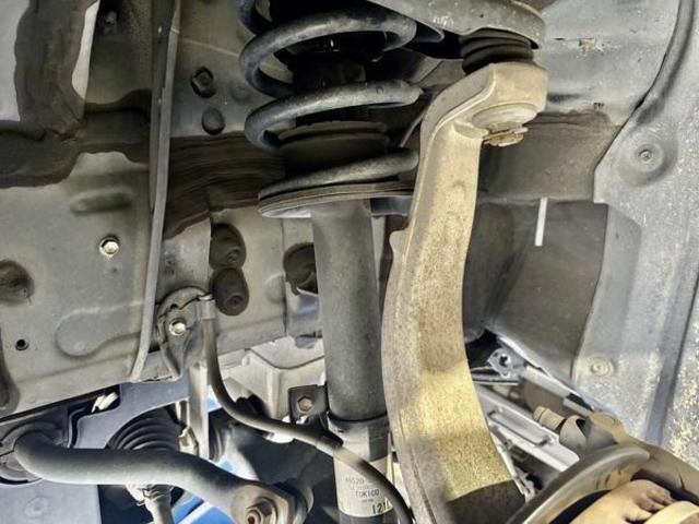 レクサス　ＩＳ　サスペンション・足回りパーツ取付　4輪アライメント調整　安い　岐阜市　大垣市　羽島市　各務原市　瑞穂市　本巣市　美濃加茂市　北方町　稲沢市　一宮市　愛西市　名古屋市　清須市　江南市　滋賀県