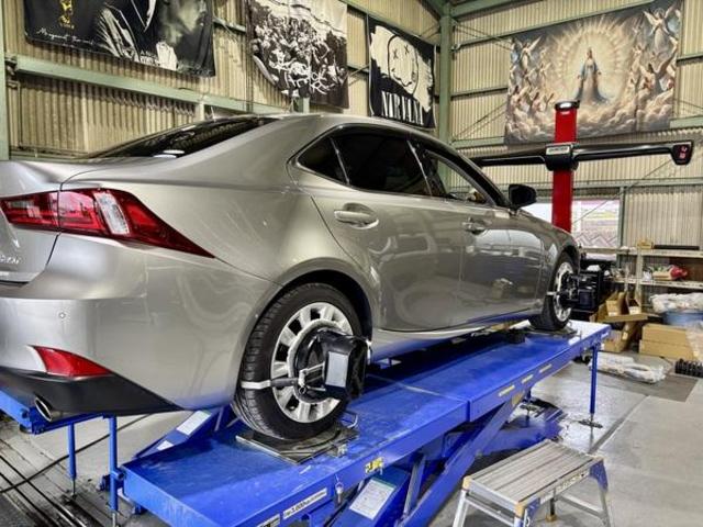 レクサス　ＩＳ　サスペンション・足回りパーツ取付　4輪アライメント調整　安い　岐阜市　大垣市　羽島市　各務原市　瑞穂市　本巣市　美濃加茂市　北方町　稲沢市　一宮市　愛西市　名古屋市　清須市　江南市　滋賀県