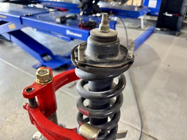 トヨタ　ランドクルーザープラド　サスペンション・足回りパーツ取付　ACCイージーアップスペーサー　4輪アライメント調整　安い　岐阜市　大垣市　羽島市　各務原市　瑞穂市　本巣市　美濃加茂市　北方町　稲沢市　一宮市　愛西市　名古屋市　清須市