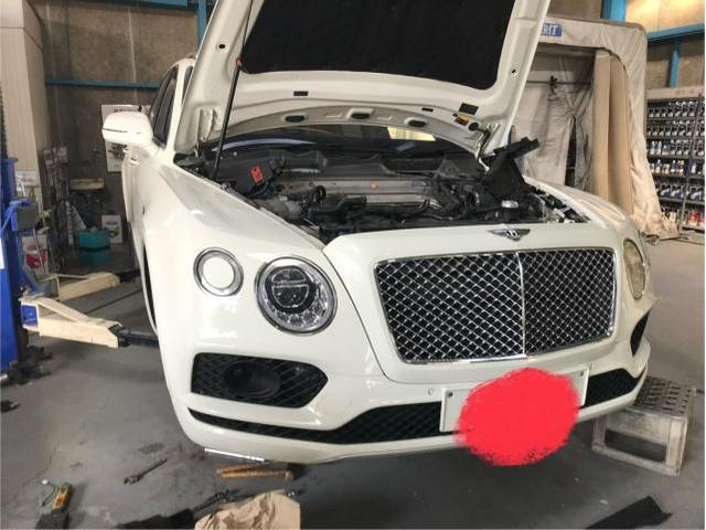 ベントレー　ベンテイガ　エアサス交換