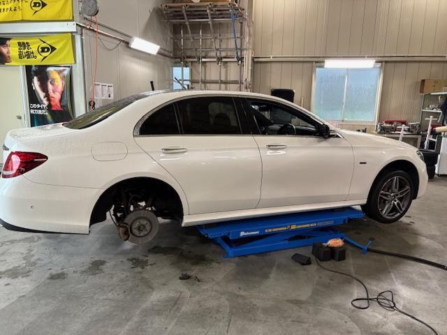 メルセデス・ベンツ　Ｅクラス　ホイール・タイヤ交換