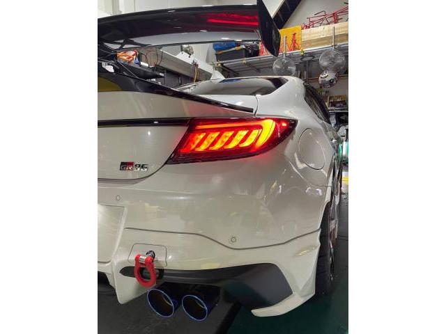 トヨタGR86 エアロパーツ、GTウィング、ドレスアップライト、カーボンボンネット、ステアリング、タイヤ、ホイールマフラー、車高調整
持ち込み　取り付け