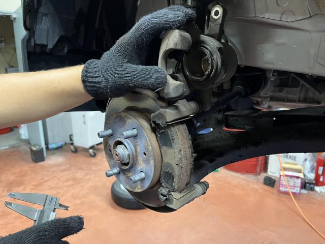 ダイハツ ハイゼットカーゴ 法定点検 1年点検 12ヵ月点検 オイル交換 エレメント交換 エンジンオイル ワイパーゴム交換 石川県 小松市 能美市 川北町 白山市 野々市市 金沢市 新車 中古車 マイカーリース スーパー乗るだけセット