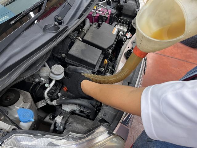 スズキ スイフト ガソリン車用(オイル交換) エンジンオイル交換 スズキ愛車無料点検 石川県 小松市 能美市 川北町 白山市 野々市市 金沢市 新車 中古車 マイカーリース スーパー乗るだけセット