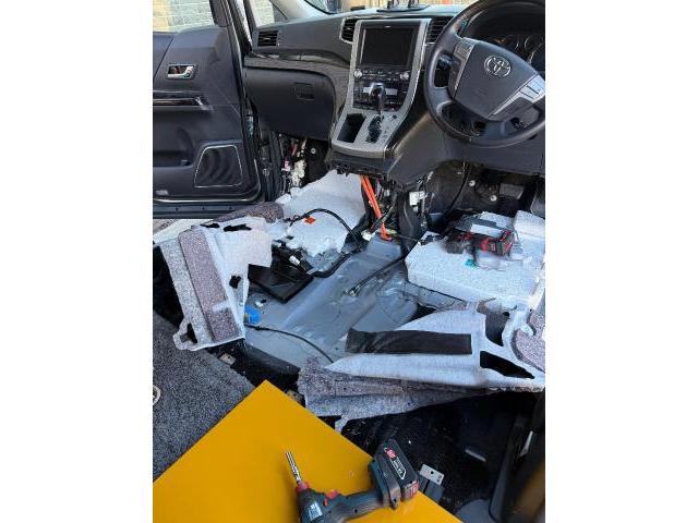 トヨタ 20アルファードハイブリッド 駆動用バッテリー交換 ハイブリッドバッテリー 修理 東京/埼玉/武蔵村山/立川/昭島/所沢/入間/八王子/福生/羽村/東大和/日野/国立