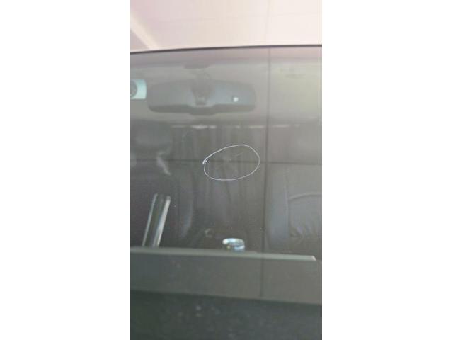 大阪市　TRH200　ハイエース　フロントガラス交換