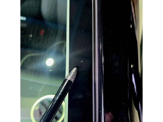 大阪府門真市　ホンダ　RV5 ヴェゼル　フロントガラスリペア　GLASSIC（グラシック）
