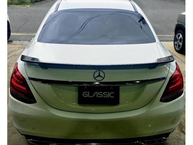 大阪市福島区　メルセデス・ベンツ　205　Ｃクラス　リアガラス交換　GLASSIC（グラシック）