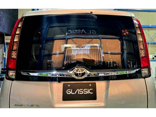 大阪府生野区　トヨタ　ZRR80　エスクァイア　リアガラス交換　GLASSIC（グラシック）