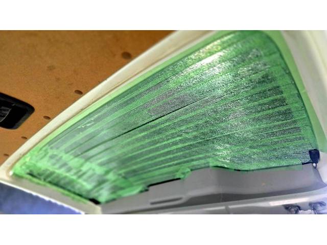 大阪府豊中市　トヨタ　TRH200 ハイエース　リアガラス交換　GLASSIC（グラシック）