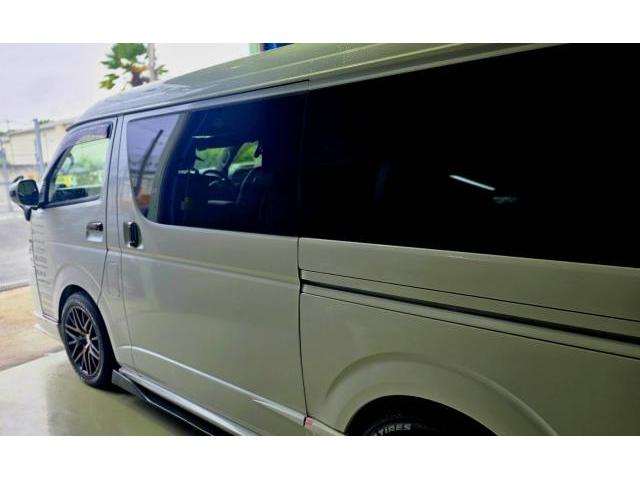 大阪府豊中市　トヨタ　TRH214　ハイエースワイド　スライドドアガラス　ガルウィンドウ交換　GLASSIC（グラシック）