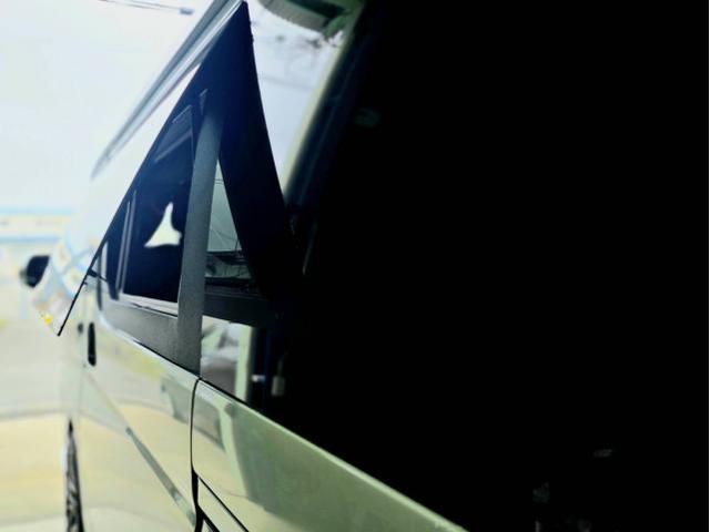 大阪府豊中市　トヨタ　TRH214　ハイエースワイド　スライドドアガラス　ガルウィンドウ交換　GLASSIC（グラシック）