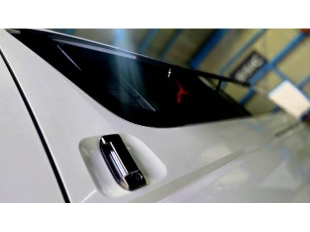 大阪府豊中市　トヨタ　TRH214　ハイエースワイド　スライドドアガラス　ガルウィンドウ交換　GLASSIC（グラシック）