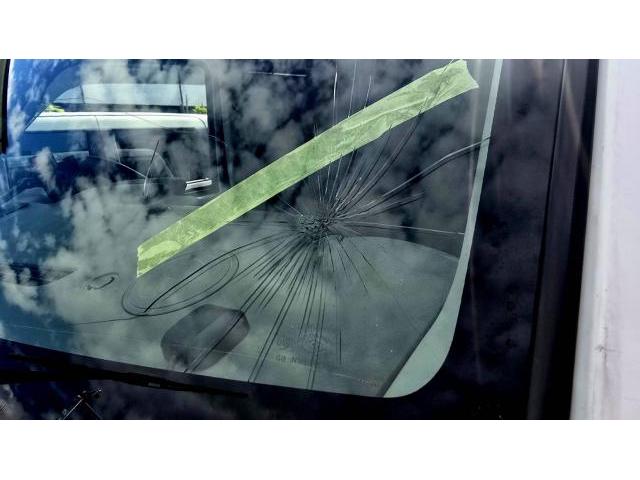 大阪府摂津市　三菱　DS17V　ミニキャブバン　フロントガラス交換　GLASSIC（グラシック）