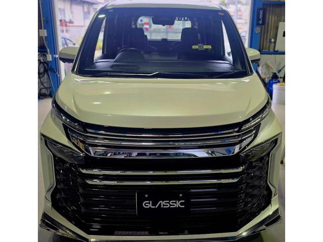 大阪府池田市 トヨタ ZWR90　ヴォクシー　フロントガラスリペア GLASSIC（グラシック）