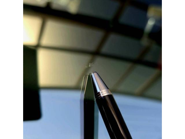 大阪府豊中市　メルセデス・ベンツ　Ｇクラス（ゲレンデヴァーゲン）　フロントガラスリペア　GLASSIC（グラシック）