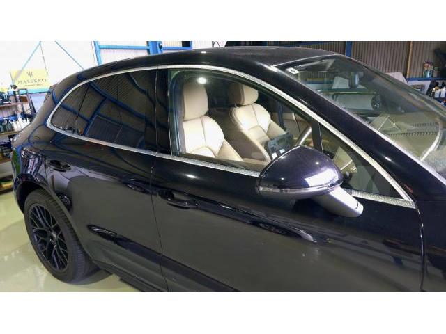 大阪府豊中市　ポルシェ　マカン　ラッピング　GLASSIC（グラシック）