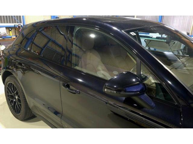 大阪府豊中市　ポルシェ　マカン　ラッピング　GLASSIC（グラシック）