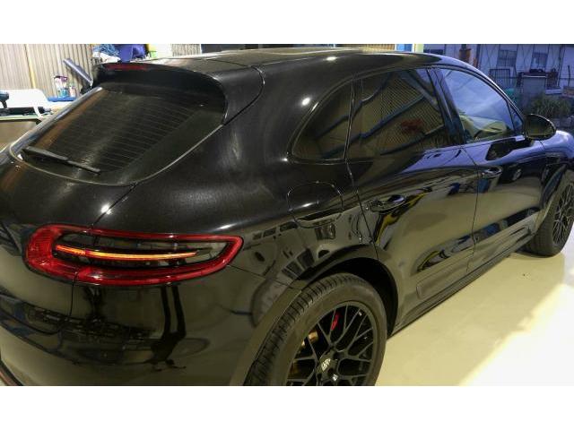 大阪府豊中市　ポルシェ　マカン　ラッピング　GLASSIC（グラシック）