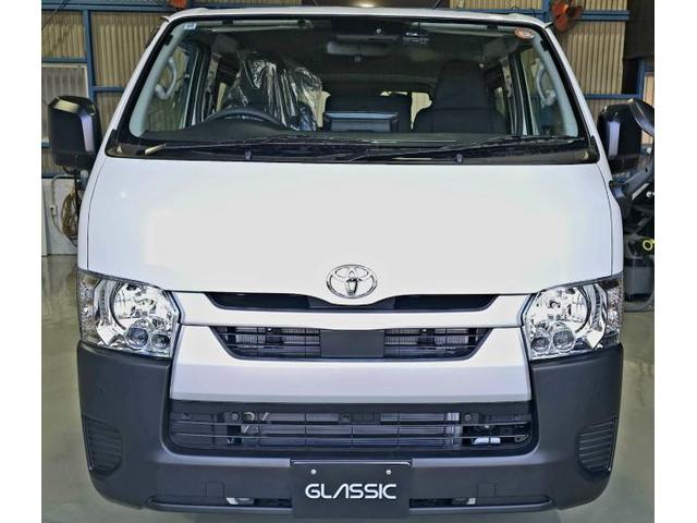 大阪市城東区　トヨタ　ハイエース　カーフィルム　スモーク　GLASSIC（グラシック）