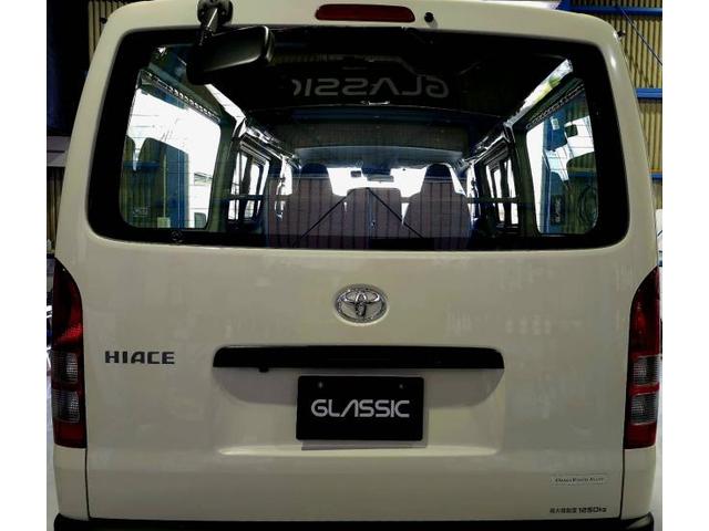 大阪市城東区　トヨタ　ハイエース　カーフィルム　スモーク　GLASSIC（グラシック）