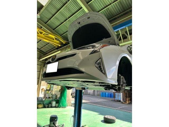 トヨタ　プリウス　車検　　ドアハンドルプロテクター剥がし
