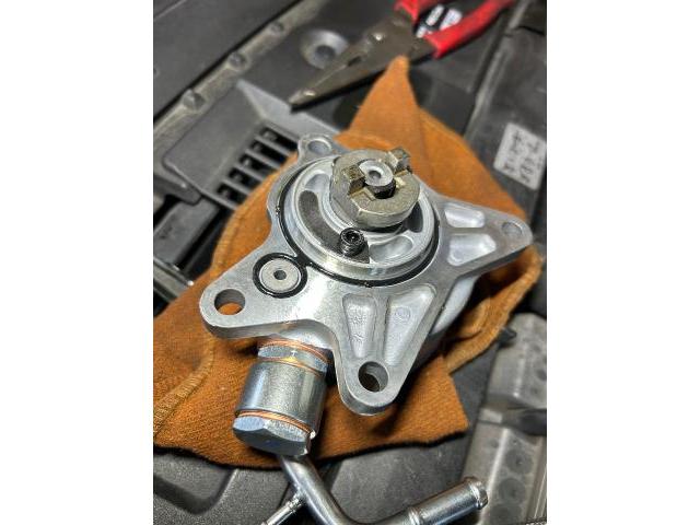 マツダ　ＣＸ－５　バキュームポンプ交換