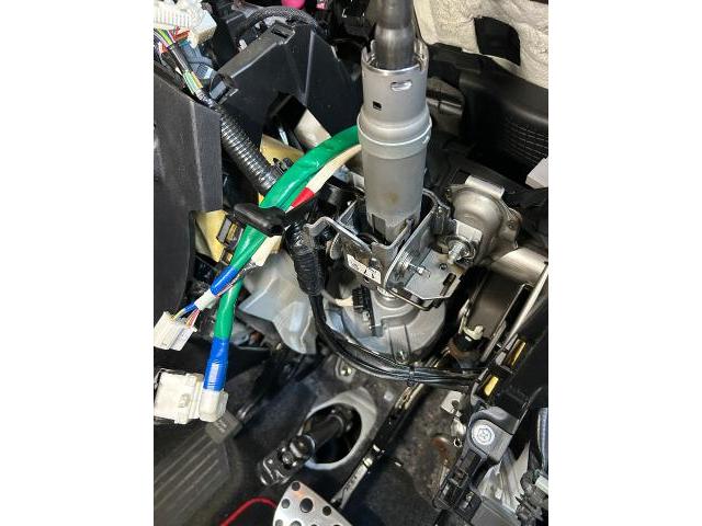トヨタ　３０プリウス　　段差で異音　ステアリングコラム　インタミシャフト　交換