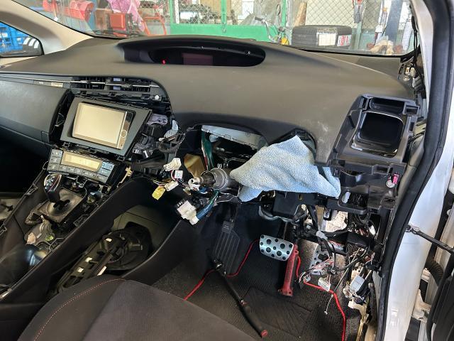 トヨタ　３０プリウス　　段差で異音　ステアリングコラム　インタミシャフト　交換