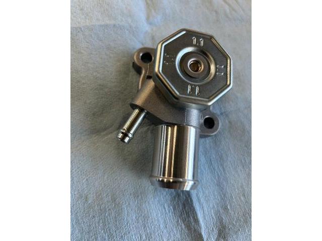 スズキ　エブリイ　オーバーヒート　サーモスタット・ハウジングケース・キャップ交換