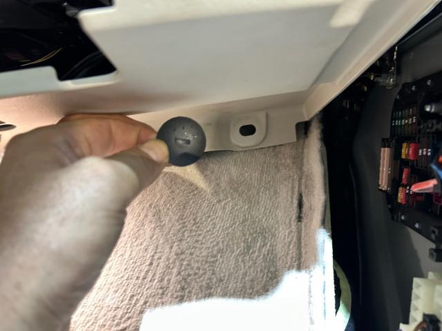メルセデスＡＭＧ・Ｇ63（新型、マイナーチェンジ後）コンビネーションフィルター（室内エアコンフィルター）交換。坂戸市　鶴ヶ島市　日高市　毛呂山町　越生町　ときがわ町　鳩山町　東松山市　川越市　狭山市　入間市　他地域大歓迎です。