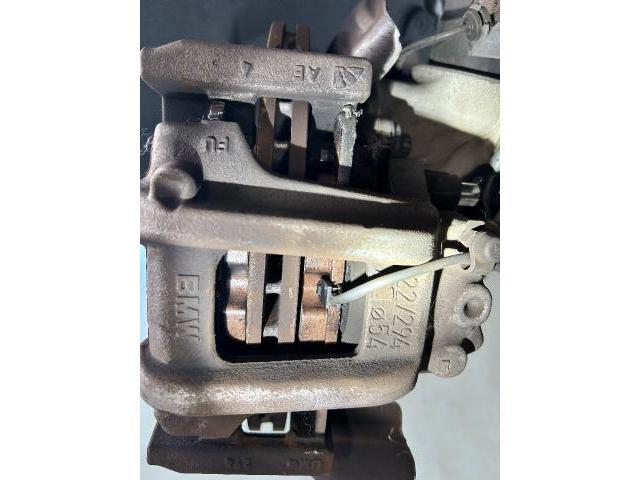 ＢＭＷ　３シリーズ（G20）低ダストタイプのブレーキパッドに交換。坂戸市　鶴ヶ島市　日高市　毛呂山町　越生町　ときがわ町　鳩山町　東松山市　川越市　狭山市　入間市　他地域大歓迎です。