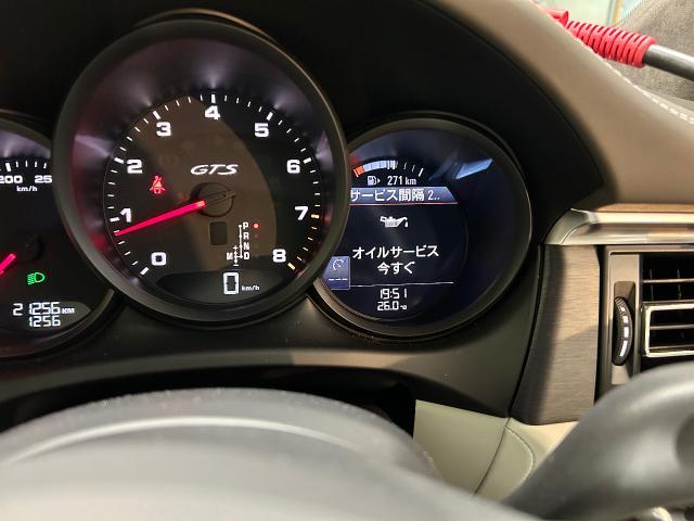 2020年式ポルシェ マカンGTS（2900cc V6）エンジンオイル＆フィルター交換、オイルリセット。坂戸市　鶴ヶ島市　日高市　毛呂山町　越生町　ときがわ町　鳩山町　東松山市　川越市　狭山市　入間市　他地域大歓迎です。