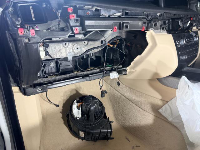 ＢＭＷ・F15・Ｘ５・50iブロアモーター&ブロアレジスター交換。坂戸市　鶴ヶ島市　日高市　毛呂山町　越生町　ときがわ町　鳩山町　東松山市　川越市　狭山市　入間市　他地域大歓迎です。