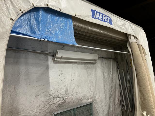 塗装ブース完備。埃や風を避けての塗装が可能。仕上がりに自信あり。