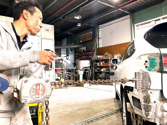 【工程３】スタッド溶接機で凹みを修復します