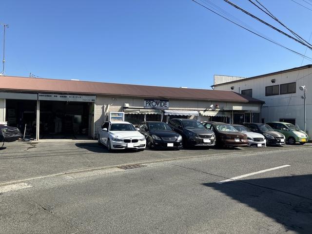 国道２５５「成田」交差点から約１分。