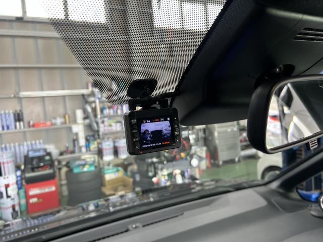 トヨタ　ヴォクシー　パーツ取り付け　ドラレコ　レーダー　ユピテル